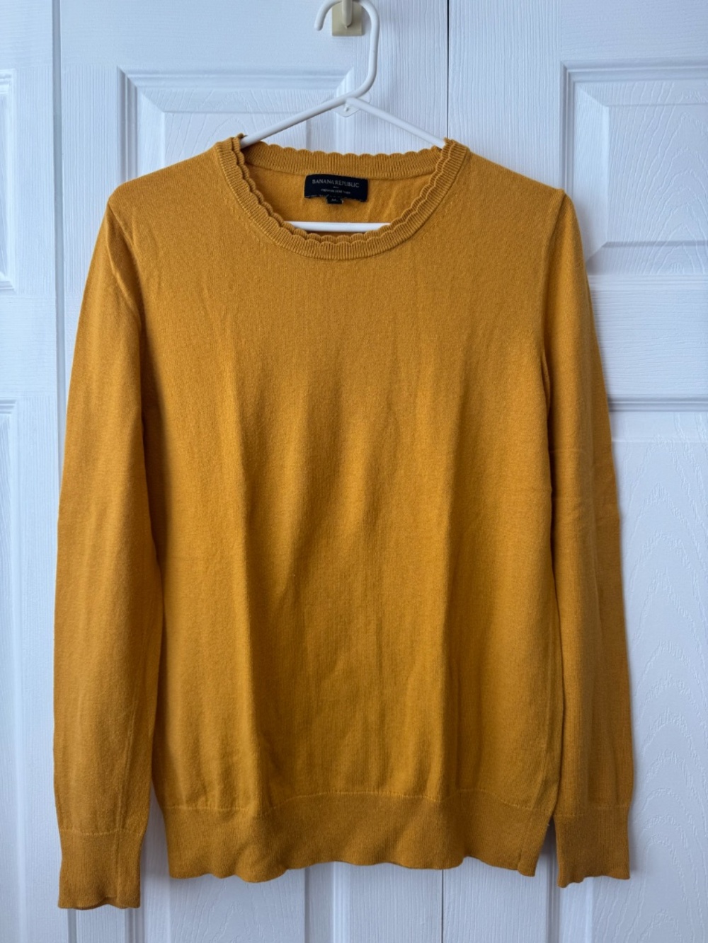 Banana Republic Mustard Yellow Cashmere Blend Scalloped Neck Sweater M